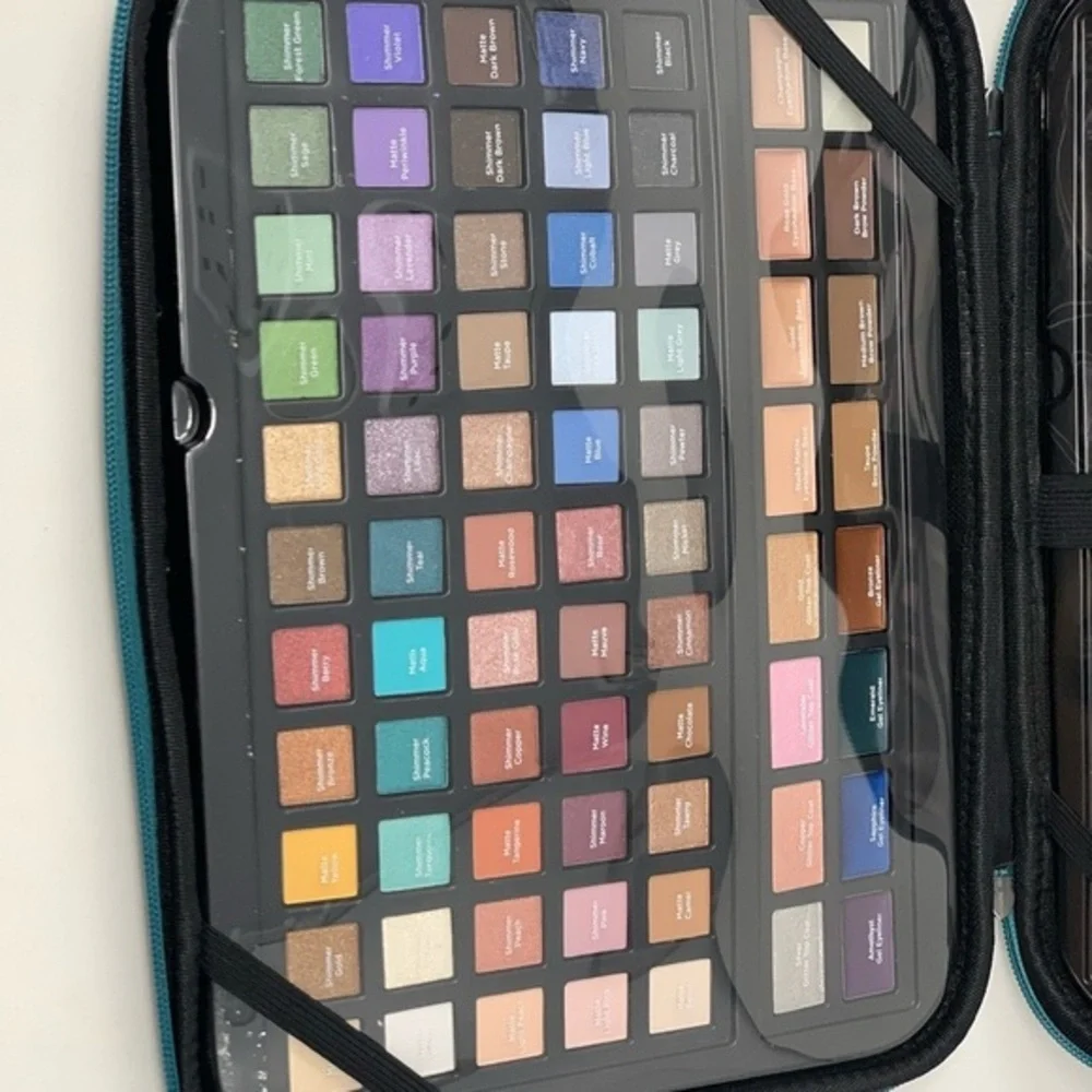 Ulta beauty glamour on the go 95 piece makeup set